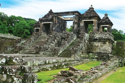 A Rebelião de Ratu Boko: Uma Saga de Poder, Intrigas e Arquitetura Monumental na Java do Século VIII